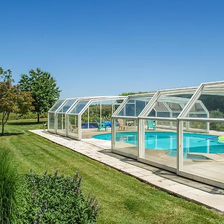 Holiday home Nice In Sur Layon With Wifi, 2 Bedrooms And Heated Swimming Pool